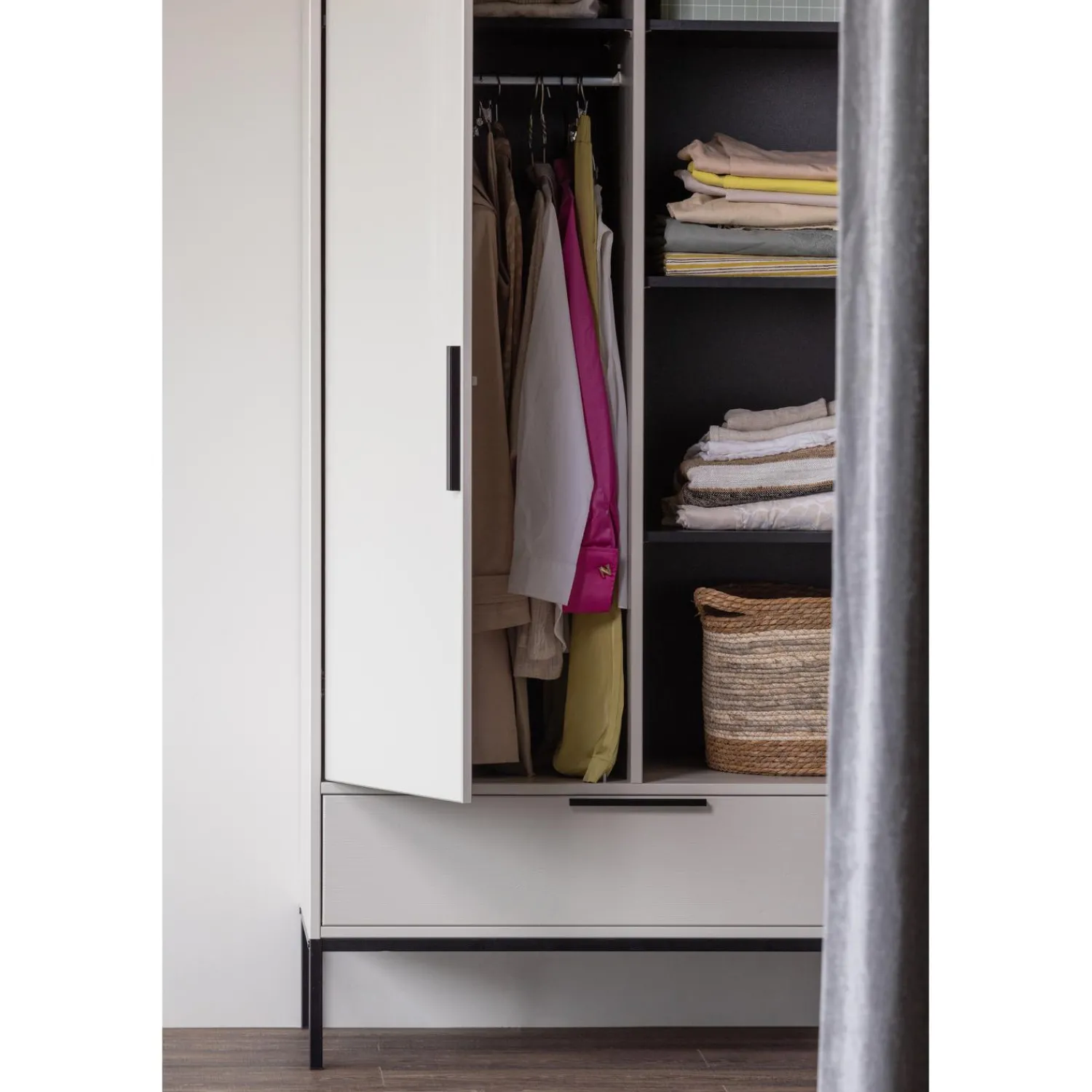 Best WOOOD Adam 2-deurs kast grenen Dust