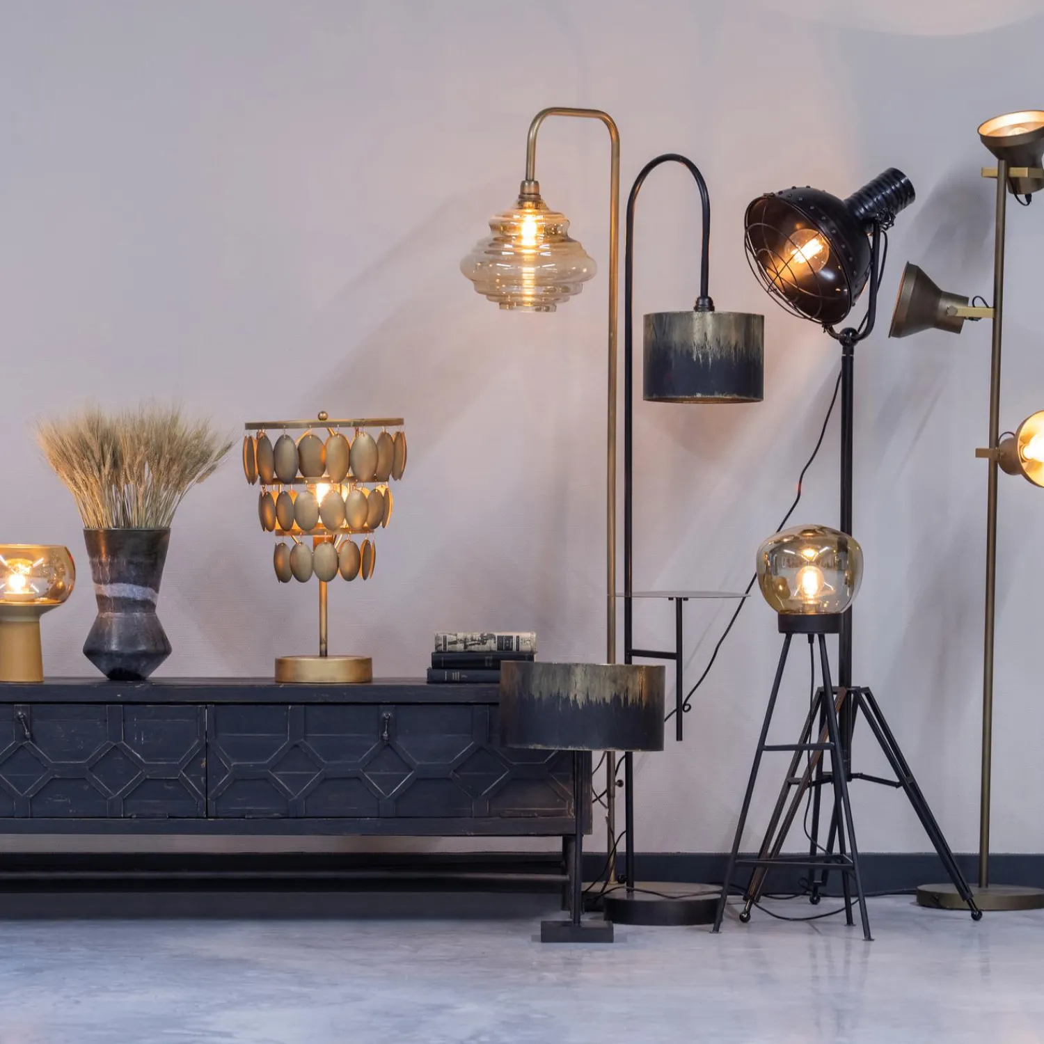 New WOOOD Bequest tv meubel hout zwart 160 cm