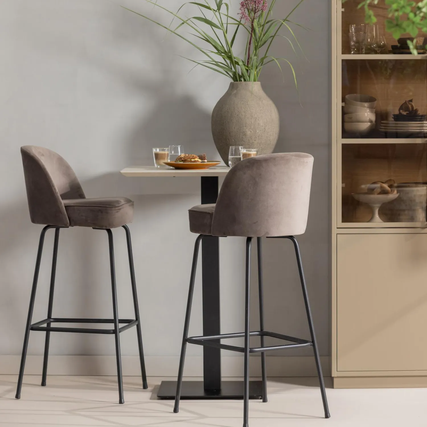 Discount WOOOD Bistro vierkante bartafel poot metaal zwart 105 x 50 x 50 cm