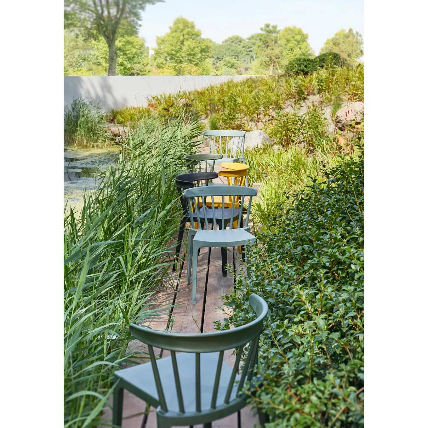 Sale WOOOD Bliss tuinstoel met spijlen kunststof groen Army