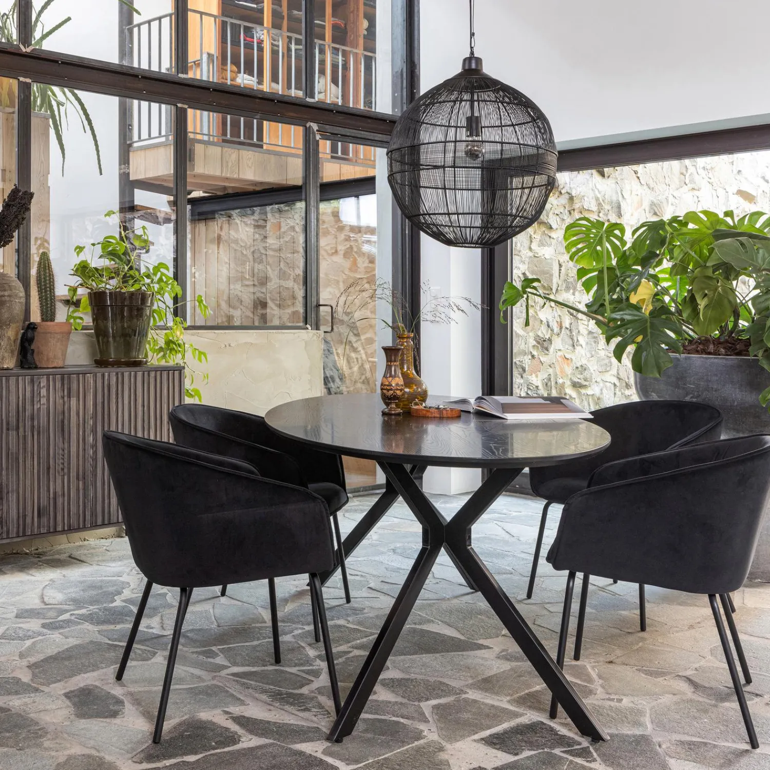 Clearance WOOOD Bruno eettafel ovaal mdf zwart 220x100 cm