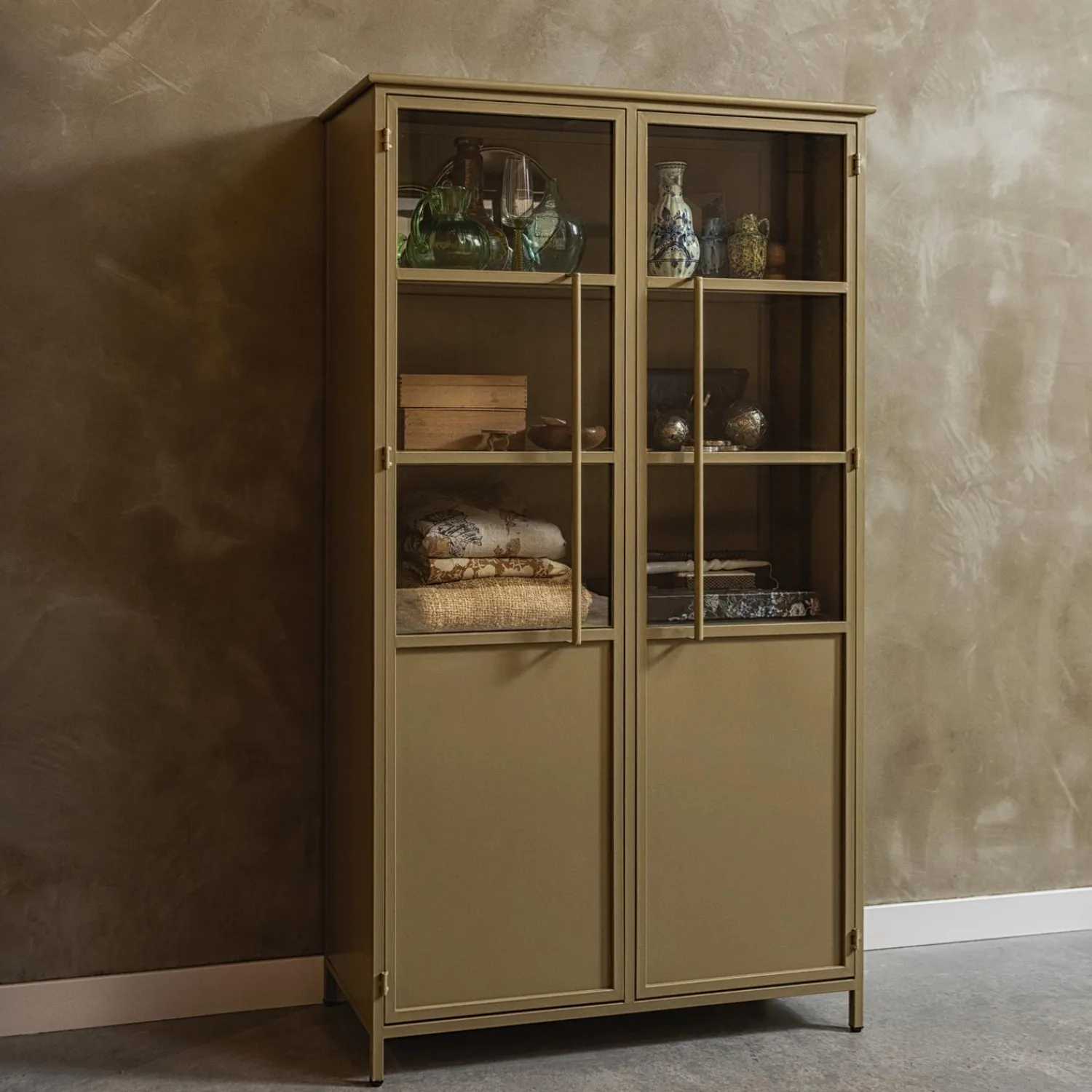 Outlet WOOOD Exhibit vitrinekast metaal Khaki