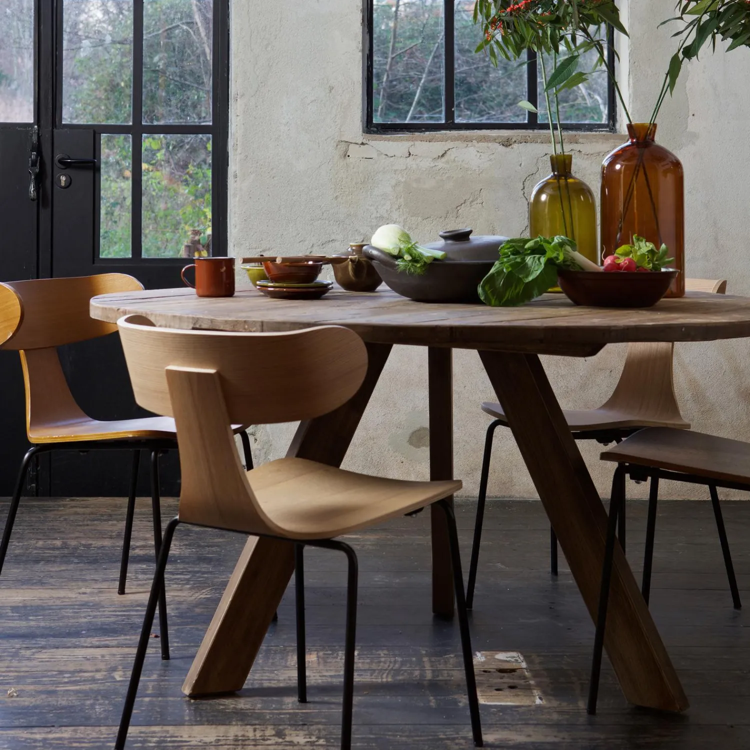 Best WOOOD Form houten stoel met metalen poot Bruin