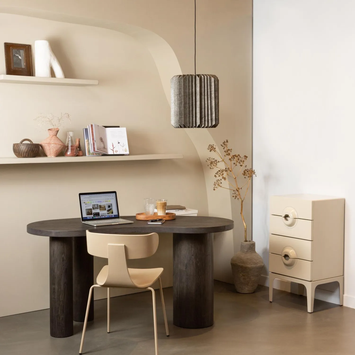 Outlet WOOOD Form houten stoel met metalen poot Zand