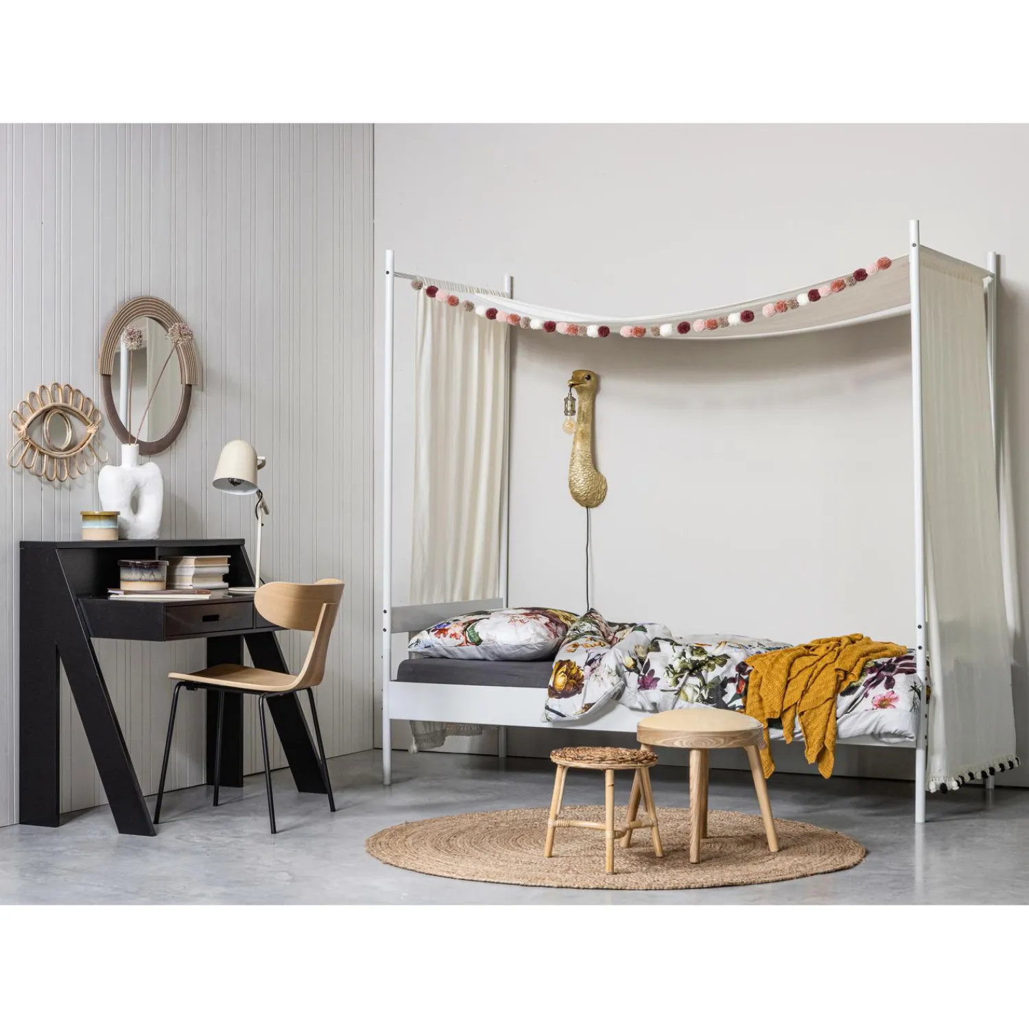 Online WOOOD Form houten stoel met metalen poot Naturel