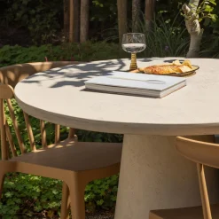 Outlet WOOOD Kevon tuintafel rond ø100 cm vezelversterkte beton naturel