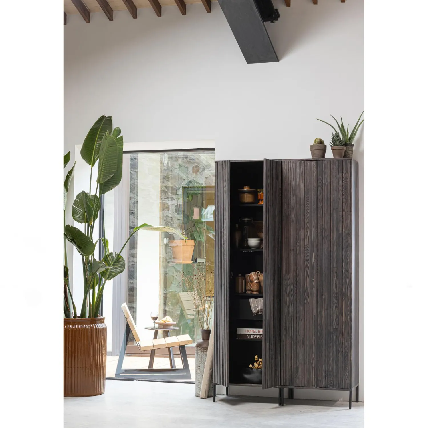 New WOOOD New Gravure hoge kast met lade essen fineer Espresso