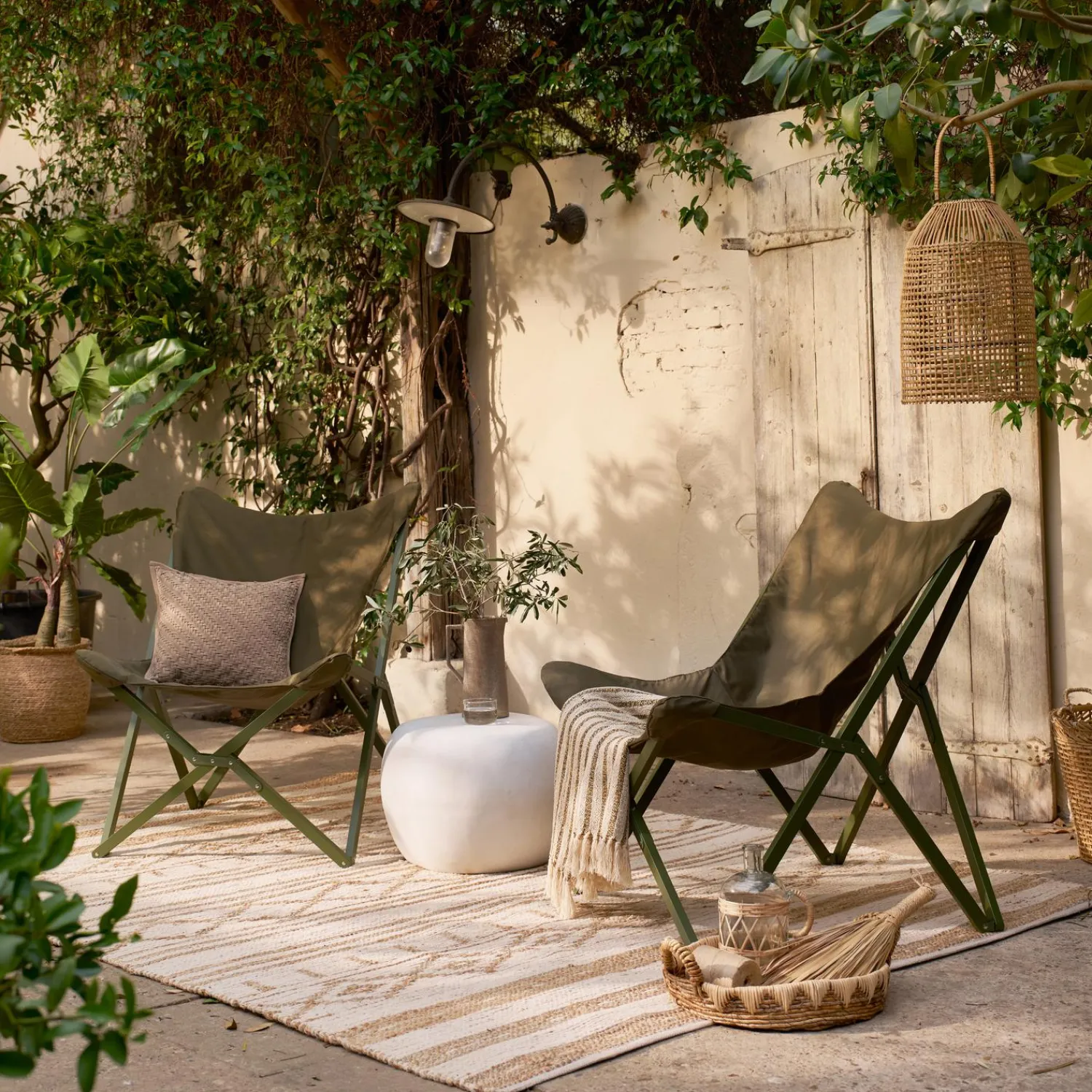 WOOOD Pebble bijzettafel betonlook 35xø50 Wit